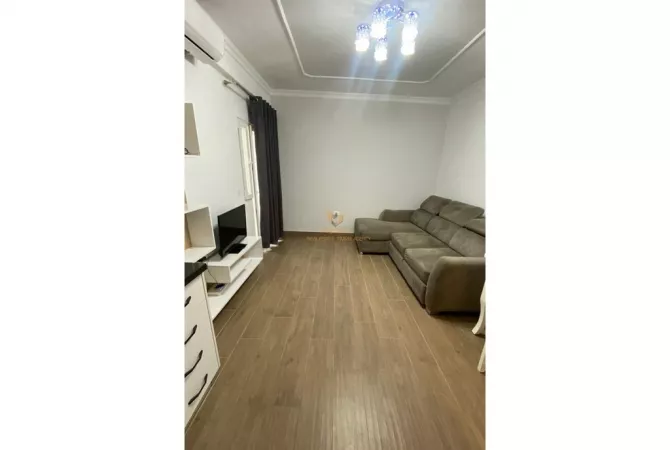 Shtepi me qera Apartament ne Tirane, 1+1, Mobilimi E mobiluar, Pagesa 50,000  Leke.