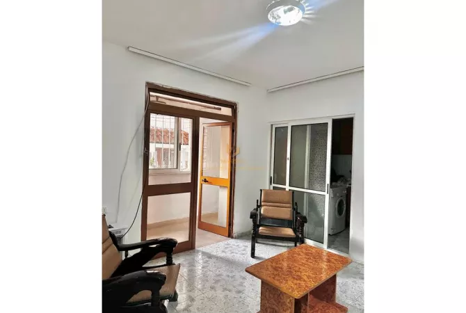 Business Property for Rent 3+1 in Tirana - 40,000 Leke