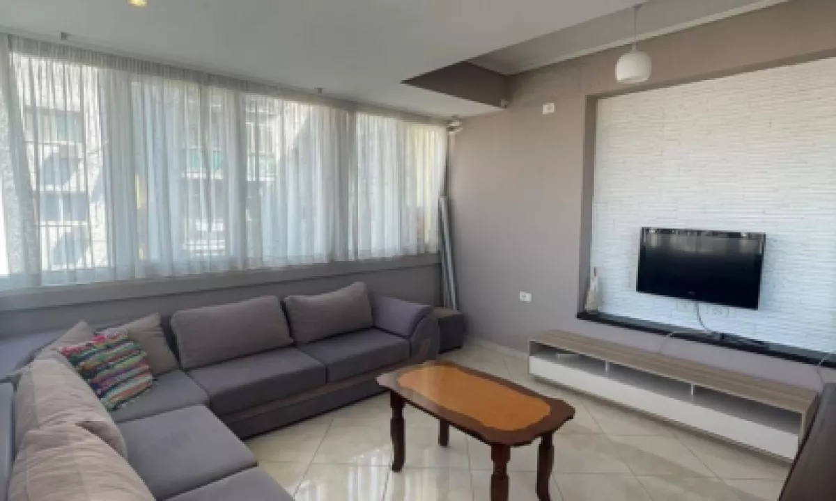 Shtepi ne shitje Apartament ne Tirane, 2+1, Mobilimi E mobiluar, Pagesa 183,000  Euro.