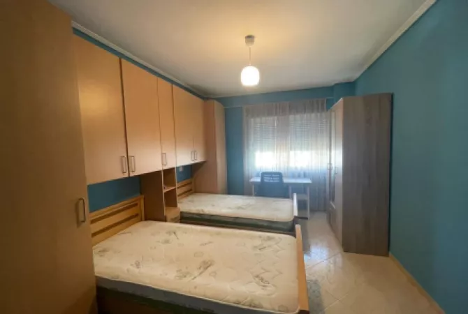 Shtepi ne shitje Apartament ne Tirane, 2+1, Mobilimi E mobiluar, Pagesa 183,000  Euro.