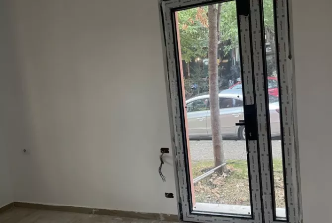 Jepet ambient biznesi me qera tek stadiumi dinamo 