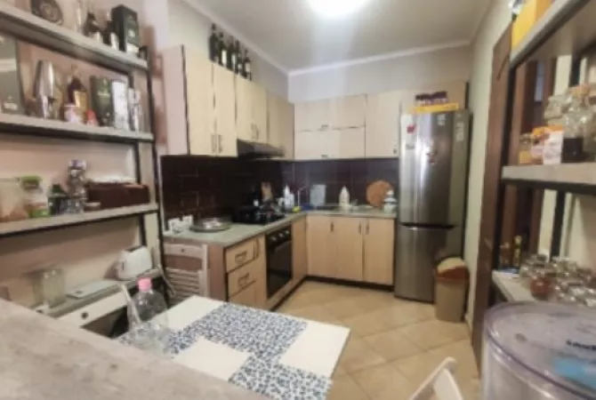 Shtepi me qera Apartament ne Tirane, 1+1, Mobilimi E mobiluar, Pagesa 50,000  Leke.