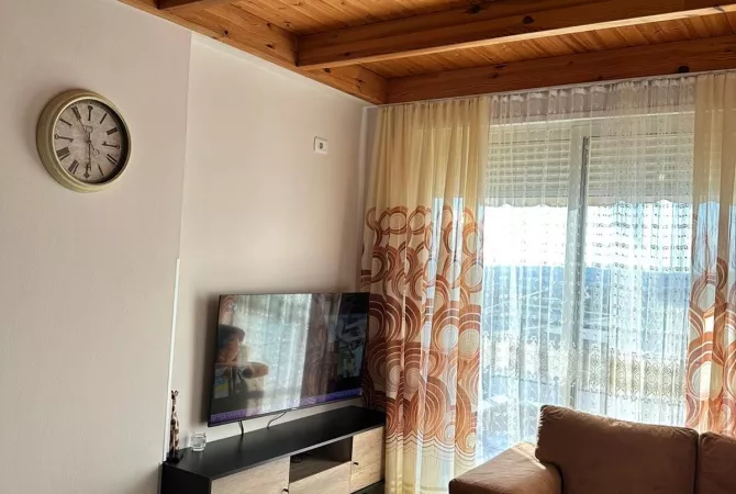 Shtepi me qera Apartament ne Tirane, 2+1, Mobilimi E mobiluar, Pagesa 50,000  Leke.