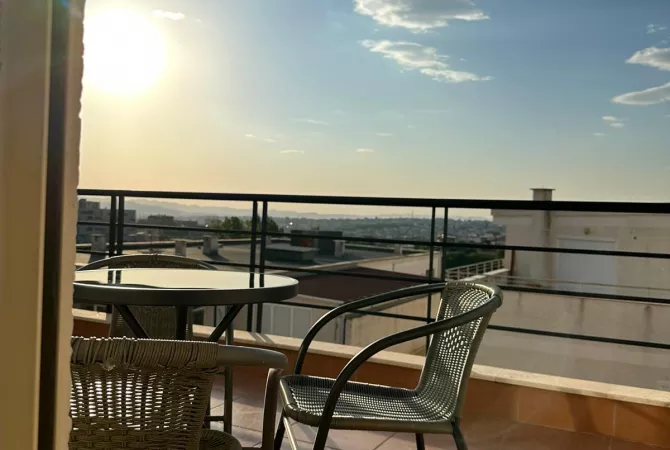 Shtepi me qera Apartament ne Tirane, 2+1, Mobilimi E mobiluar, Pagesa 50,000  Leke.