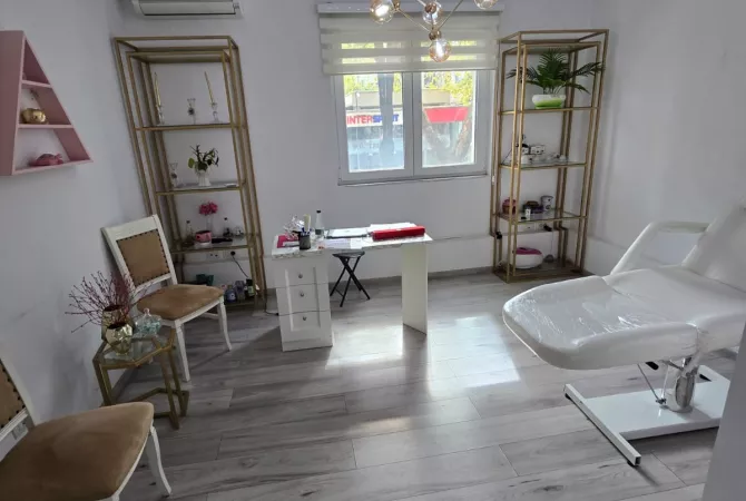 Business Property for Rent 3+1 in Tirana - 700 Euro