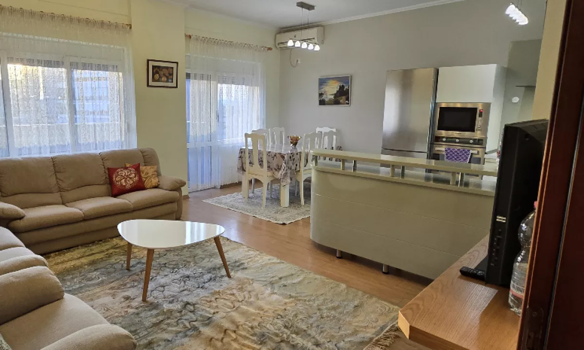 Shtepi me qera Apartament ne Tirane, 2+1, Mobilimi E mobiluar, Pagesa 750  Euro.