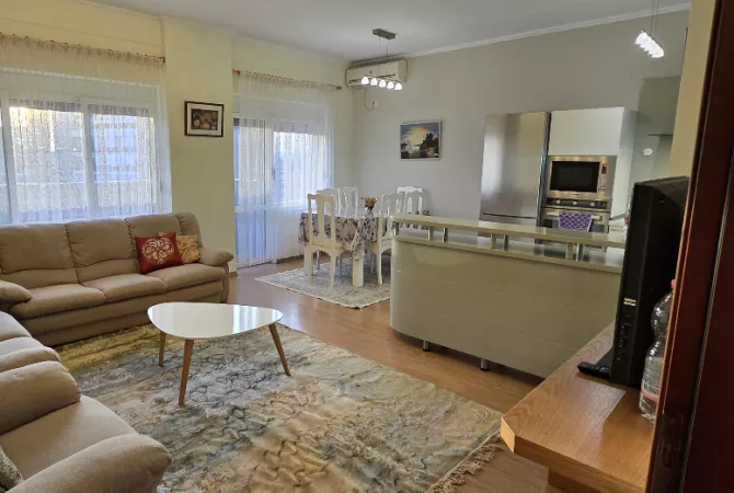 Jepet apartament 2+1+2 me qera tek Pazari Ri , sheshi avni rustemi