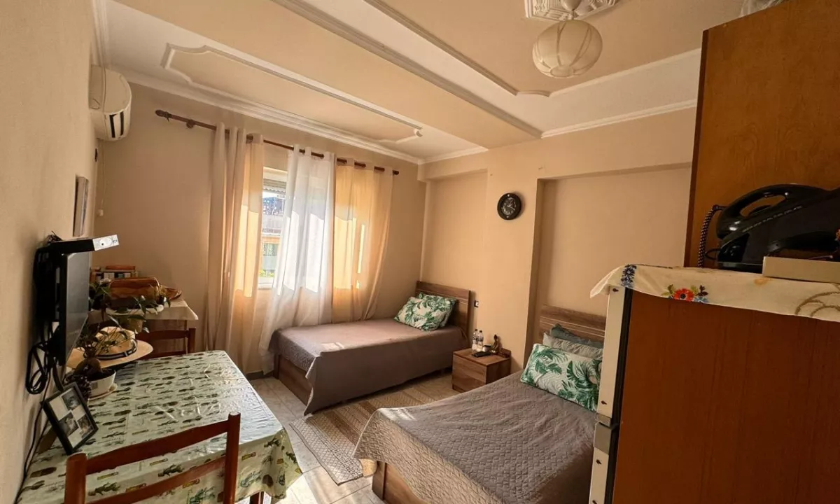 Shtepi me qera Apartament ne Tirane, Garsoniere, Mobilimi E mobiluar, Pagesa 450  Euro.