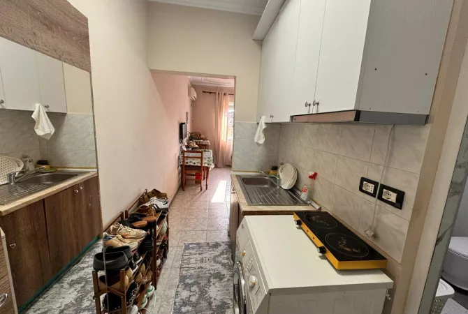 Shtepi me qera Apartament ne Tirane, Garsoniere, Mobilimi E mobiluar, Pagesa 450  Euro.