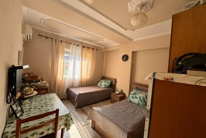 Jepet garsoniere me qera tek sheshi willson , perballe shkolles deshmoret e lirise