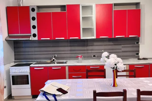 Shtepi me qera Apartament ne Tirane, 2+1, Mobilimi E mobiluar, Pagesa 50,000  Leke.