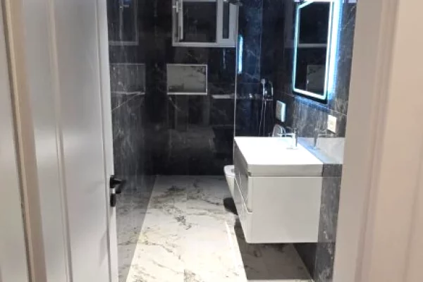 Shtepi ne shitje Apartament ne Tirane, 2+1, Mobilimi Bosh, pa mobiluar, Pagesa 218,000  Euro.