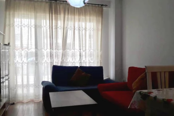 Shtepi ne shitje Apartament ne Tirane, 1+1, Mobilimi E mobiluar, Pagesa 155,000  Euro.