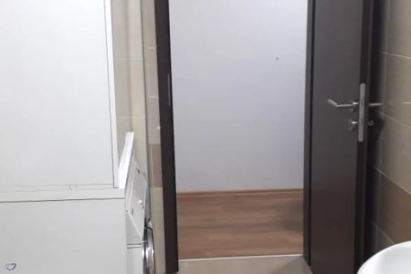 Shtepi ne shitje Apartament ne Tirane, 1+1, Mobilimi E mobiluar, Pagesa 155,000  Euro.