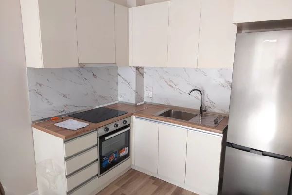 Jepet apartament 1+1 me qera ne Astir , Kompleksi Demneri
