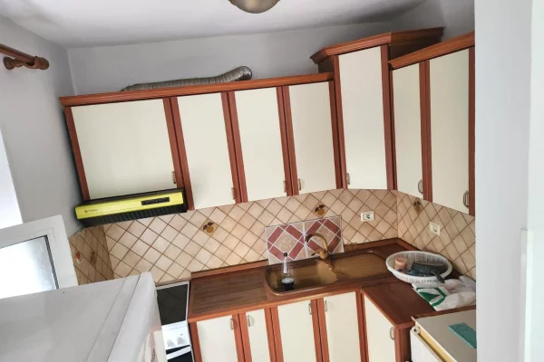 Shtepi me qera Apartament ne Tirane, 1+1, Mobilimi E mobiluar, Pagesa 600  Euro.