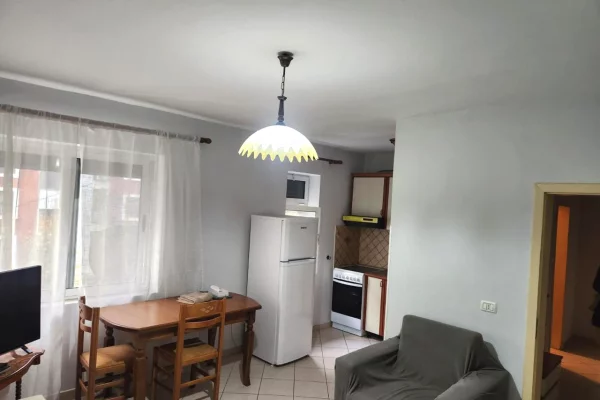 Shtepi me qera Apartament ne Tirane, 1+1, Mobilimi E mobiluar, Pagesa 600  Euro.