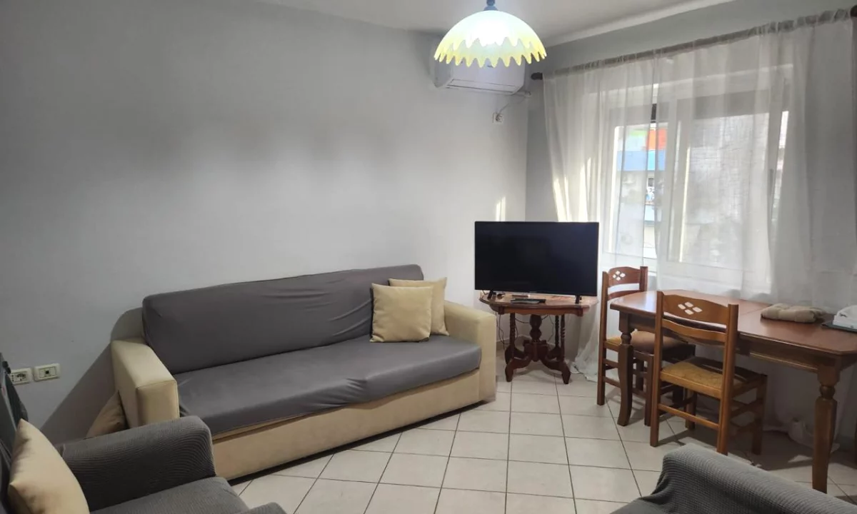 Shtepi me qera Apartament ne Tirane, 1+1, Mobilimi E mobiluar, Pagesa 600  Euro.