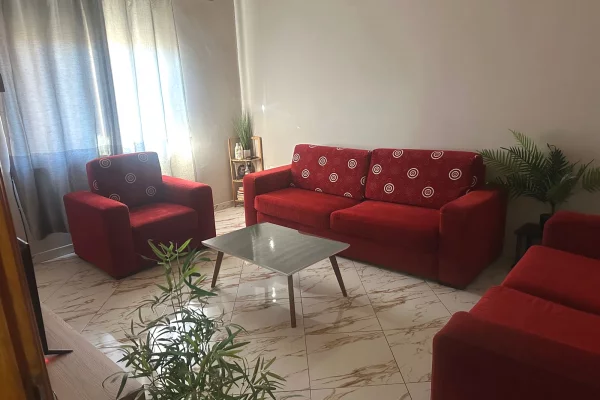 Shtepi me qera Apartament ne Tirane, 1+1, Mobilimi E mobiluar, Pagesa 60,000  Leke.