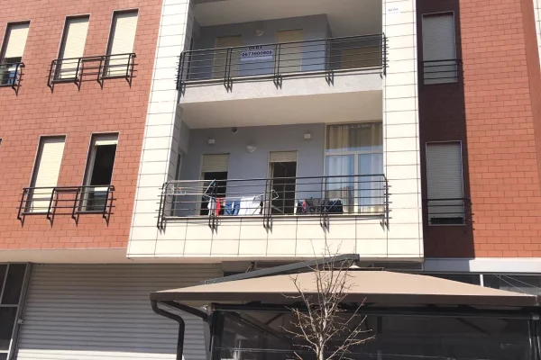 Shtepi me qera Apartament ne Tirane, 2+1, Mobilimi Bosh, pa mobiluar, Pagesa 50,000  Leke.