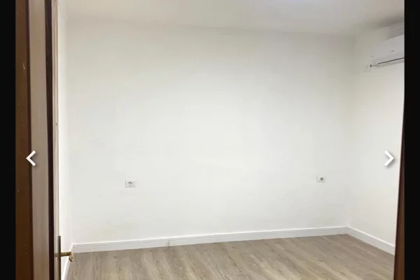 Shtepi me qera Apartament ne Tirane, Garsoniere, Mobilimi Bosh, pa mobiluar, Pagesa 37,000  Leke.