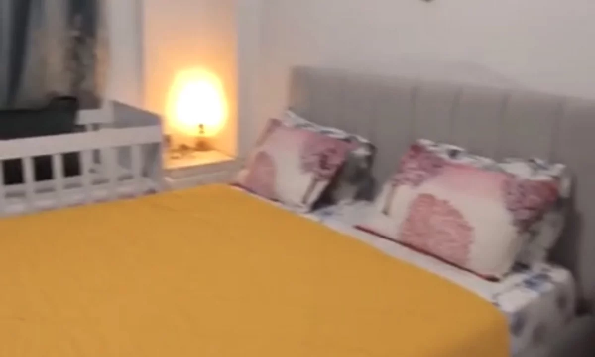 Shtepi ne shitje Apartament ne Tirane, 2+1, Mobilimi E mobiluar, Pagesa 180,000  Euro.