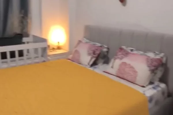 Shtepi ne shitje Apartament ne Tirane, 2+1, Mobilimi E mobiluar, Pagesa 180,000  Euro.