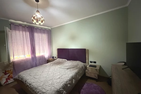 Shtepi ne shitje Apartament ne Tirane, 2+1, Mobilimi E mobiluar, Pagesa 30,000,000  Leke.