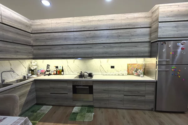 Shtepi ne shitje Apartament ne Tirane, 2+1, Mobilimi E mobiluar, Pagesa 30,000,000  Leke.