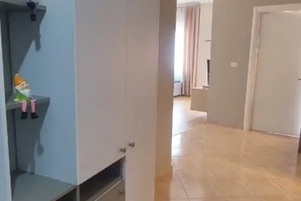 Shtepi me qera Apartament ne Tirane, 1+1, Mobilimi E mobiluar, Pagesa 60,000  Leke.