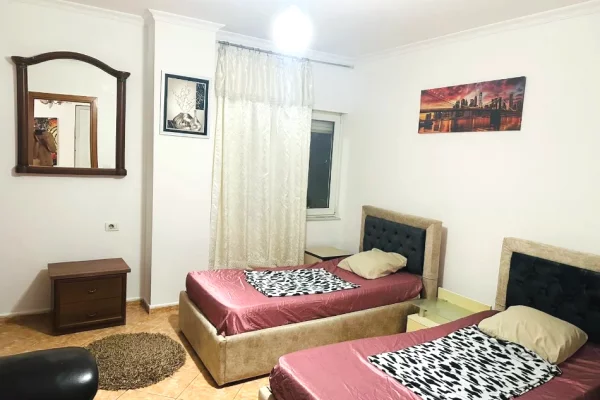 Shtepi me qera Apartament ne Tirane, 2+1, Mobilimi E mobiluar, Pagesa 65,000  Leke.