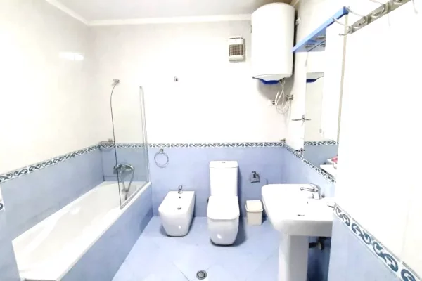 Shtepi me qera Apartament ne Tirane, 2+1, Mobilimi E mobiluar, Pagesa 65,000  Leke.