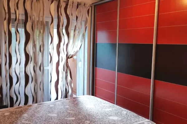 Shtepi me qera Apartament ne Tirane, 2+1, Mobilimi E mobiluar, Pagesa 60,000  Leke.