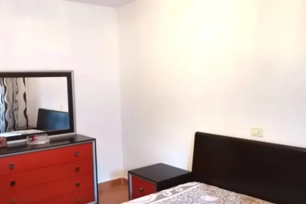 Shtepi me qera Apartament ne Tirane, 2+1, Mobilimi E mobiluar, Pagesa 60,000  Leke.