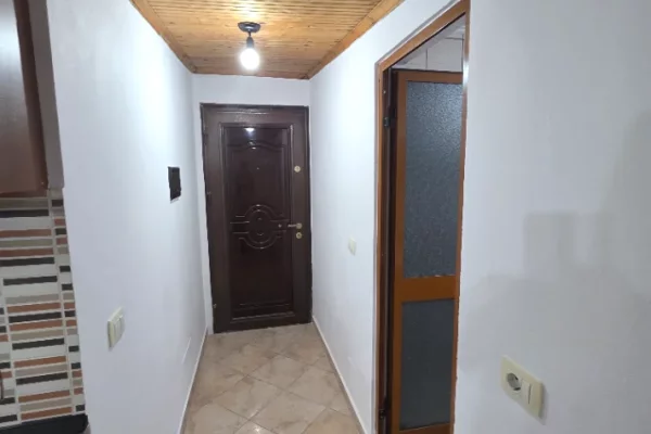 Shtepi me qera Apartament ne Tirane, 1+1, Mobilimi E mobiluar, Pagesa 400  Euro.