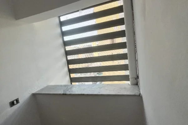 Shtepi me qera Apartament ne Tirane, 2+1, Mobilimi Bosh, pa mobiluar, Pagesa 450  Euro.