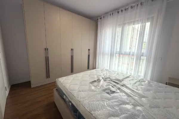 Shtepi me qera Apartament ne Tirane, 1+1, Mobilimi E mobiluar, Pagesa 70,000  Leke.