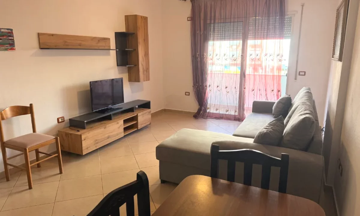 Shtepi me qera Apartament ne Tirane, 1+1, Mobilimi E mobiluar, Pagesa 420  Euro.