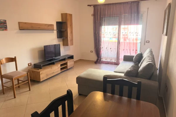 Shtepi me qera 1+1 ne Tirane - 420 Euro