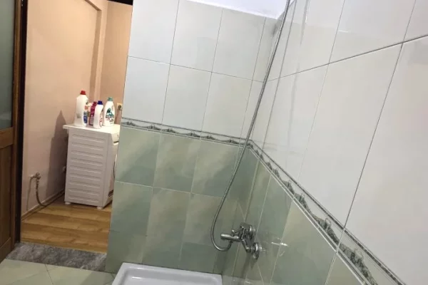 Shtepi me qera Apartament ne Tirane, 1+1, Mobilimi E mobiluar, Pagesa 730  Euro.