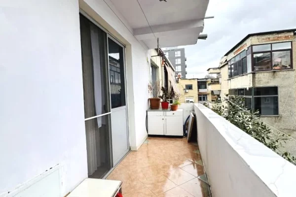 Shtepi me qera Apartament ne Tirane, 1+1, Mobilimi E mobiluar, Pagesa 730  Euro.