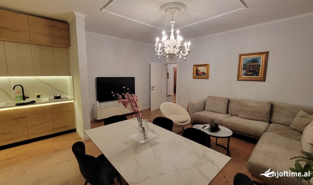 Shtepi me qera Apartament ne Tirane, 2+1, Mobilimi E mobiluar, Pagesa 1,000  Euro.