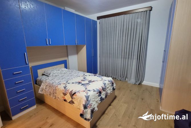 Shtepi me qera Apartament ne Tirane, 2+1, Mobilimi E mobiluar, Pagesa 1,000  Euro.