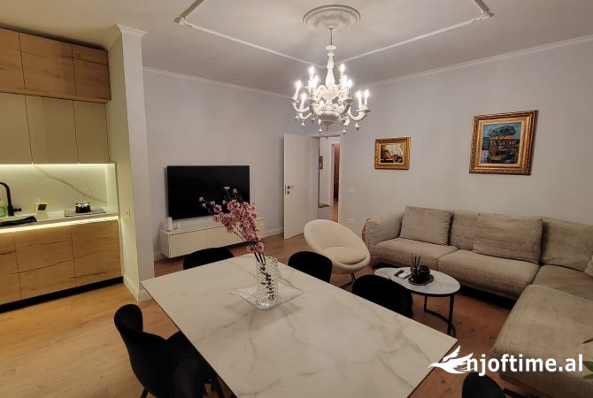 Apartament modern 2+1+Garazh me qira ne Qender. 