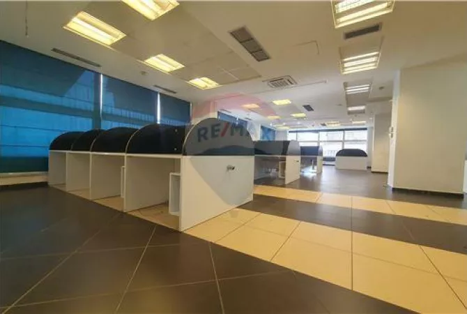 Zyre open space 420 m2 tek Brryli!