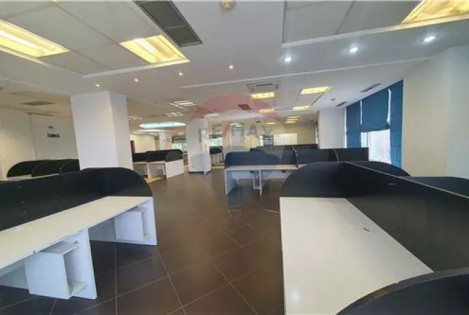 Zyre open space 420 m2 tek Brryli!