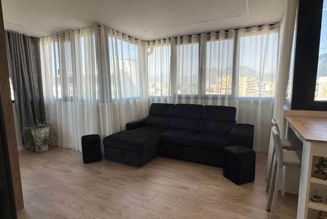 Shtepi me qera Apartament ne Tirane, 2+1, Mobilimi E mobiluar, Pagesa 1,200  Euro.