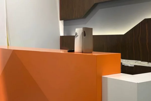 Ambiente Commerciale in Affitto 3+1 a Tirana - 5,800 Euro