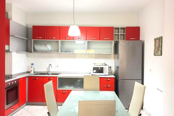 Shtepi me qera Apartament ne Tirane, 1+1, Mobilimi E mobiluar, Pagesa 75,000  Leke.