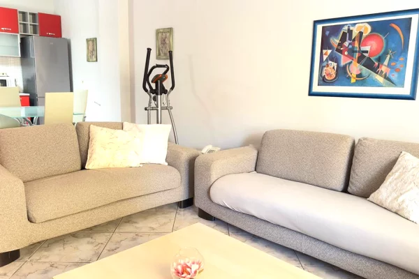Shtepi me qera 1+1 ne Tirane - 75,000 Leke